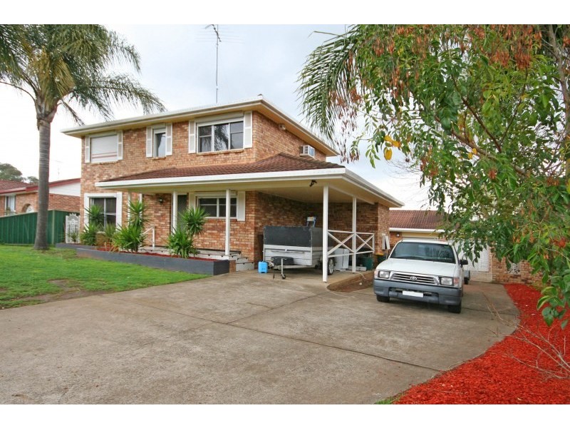 16 Crookston Drive, Camden South NSW 2570