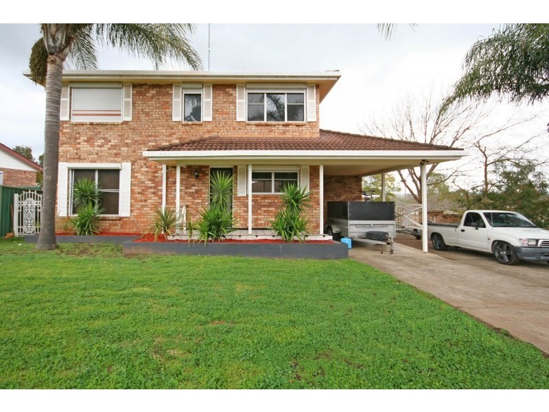 16 Crookston Drive, Camden South NSW 2570