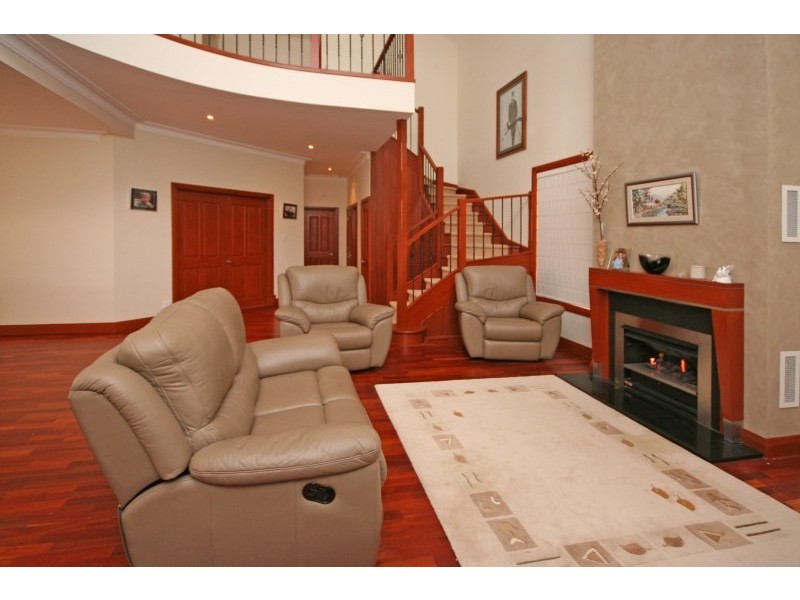 24 MacArthur Circuit, Camden Park NSW 2570