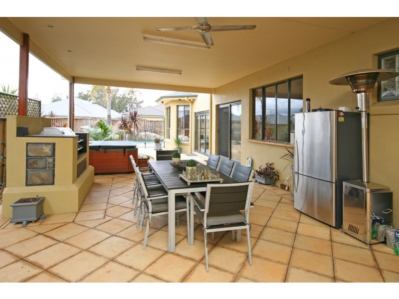 24 MacArthur Circuit, Camden Park NSW 2570