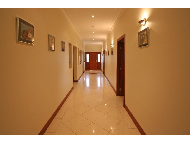 24 MacArthur Circuit, Camden Park NSW 2570