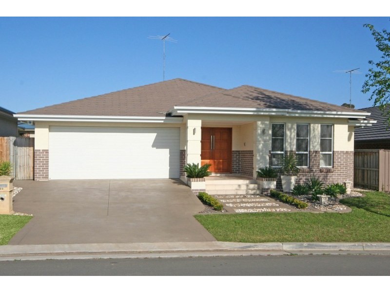 10 Irvine Street, Elderslie NSW 2570
