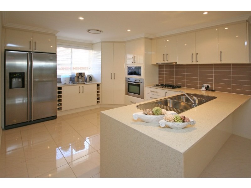 10 Irvine Street, Elderslie NSW 2570