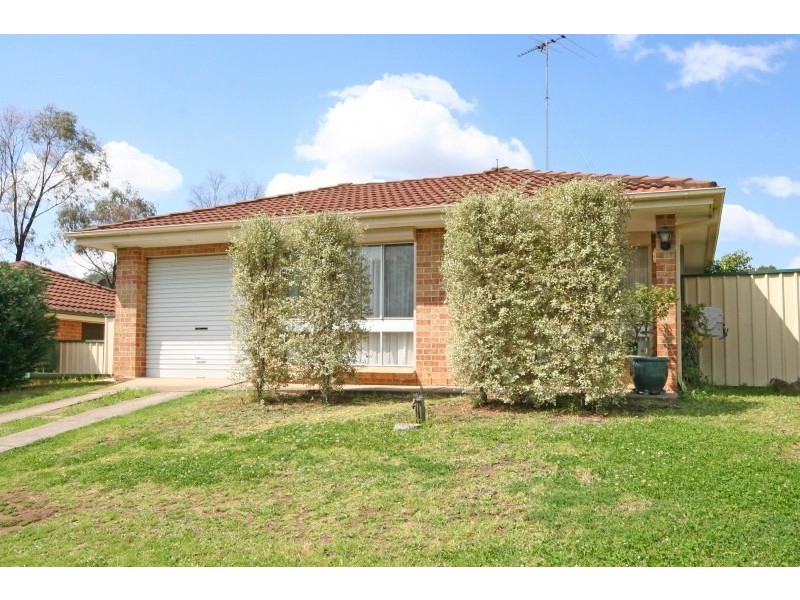 269 Welling Drive, Mount Annan NSW 2567