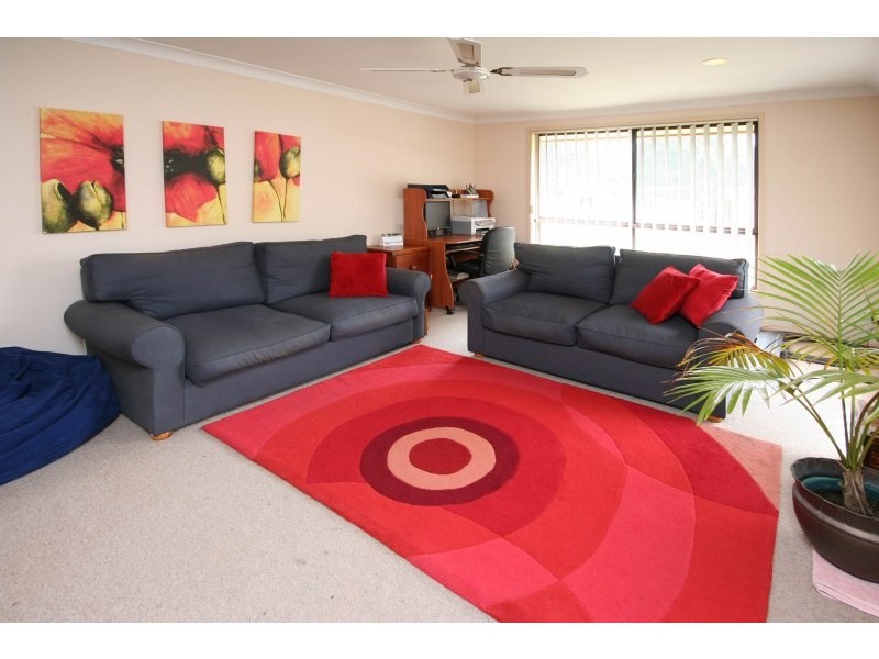 1 Railway Parade, Douglas Park NSW 2569