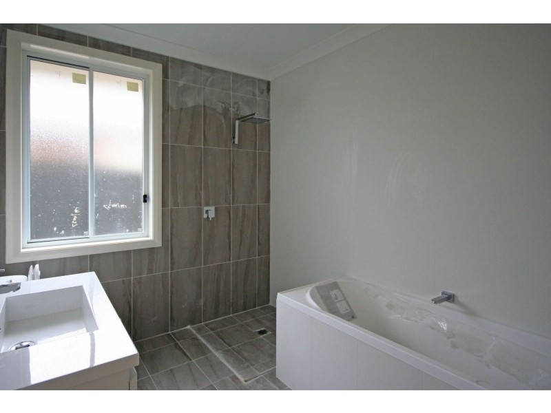 16 Higgins Avenue, Elderslie NSW 2570