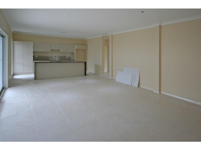 16 Higgins Avenue, Elderslie NSW 2570