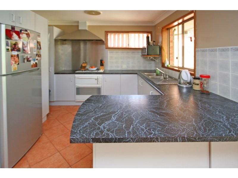 2 Benjamin Place, Currans Hill NSW 2567