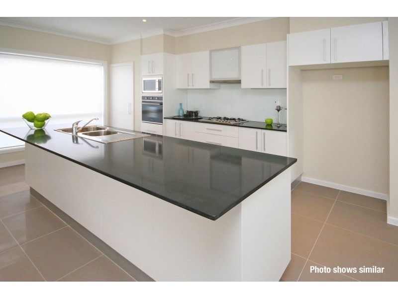 36 MacArthur Circuit, Camden Park NSW 2570