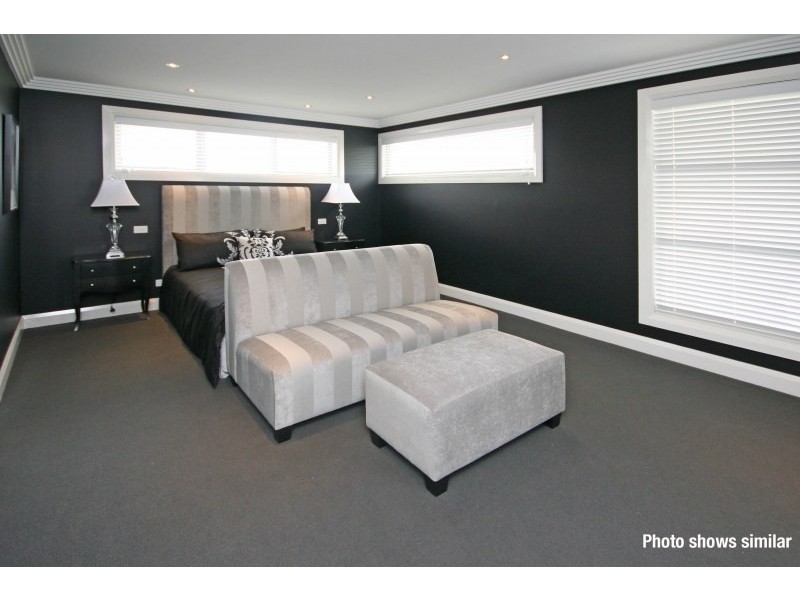 31 MacArthur Circuit, Camden Park NSW 2570