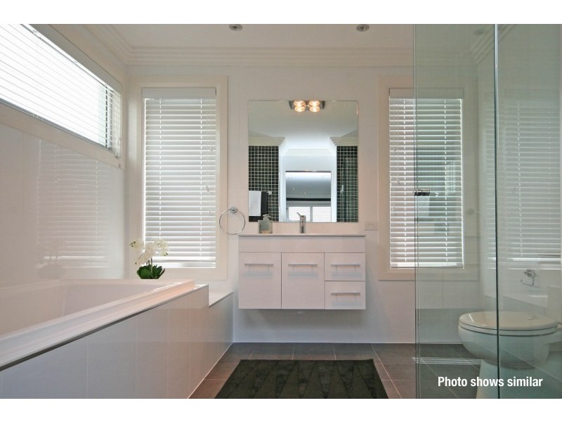 31 MacArthur Circuit, Camden Park NSW 2570