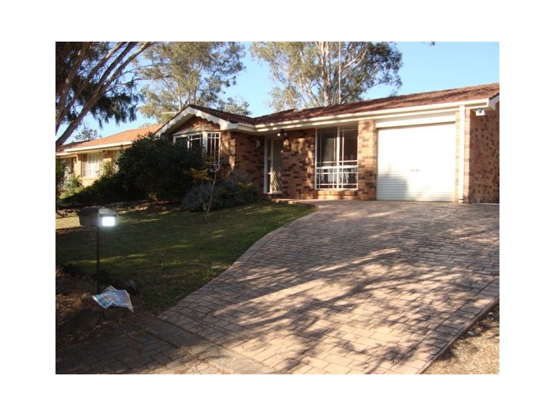 18 Blades Place, Mount Annan NSW 2567