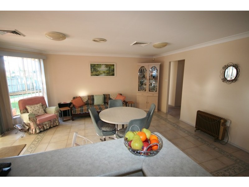 42 Holdsworth Drive, Narellan Vale NSW 2567