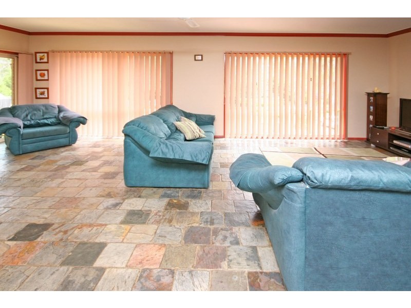 22 Cawdor Farms Road, Grasmere NSW 2570