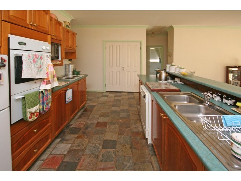 22 Cawdor Farms Road, Grasmere NSW 2570