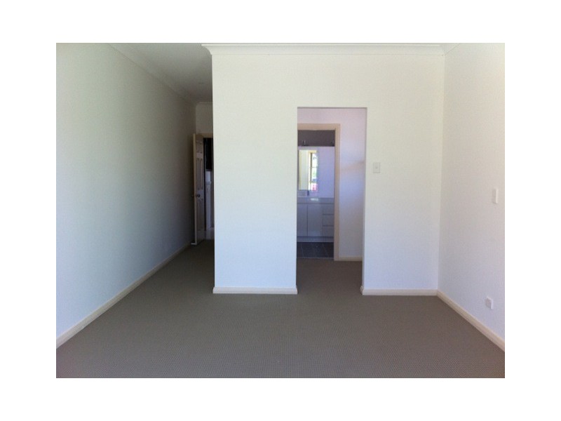 10 Tullett Street, Camden Park NSW 2570