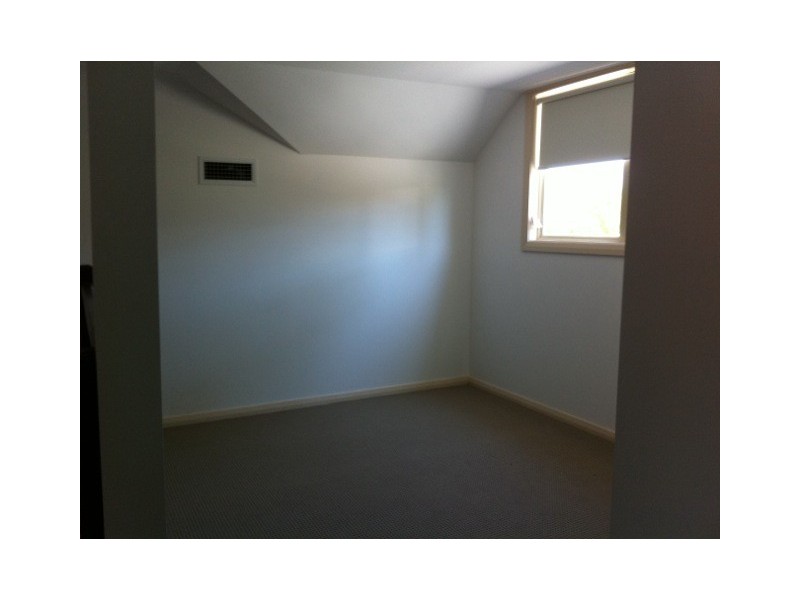 10 Tullett Street, Camden Park NSW 2570