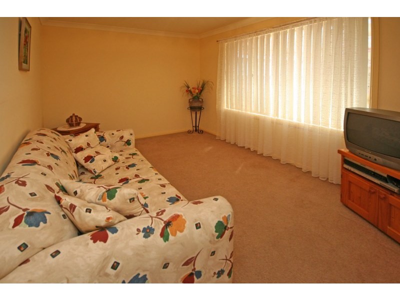 1 Hoop Place, Spring Farm NSW 2570