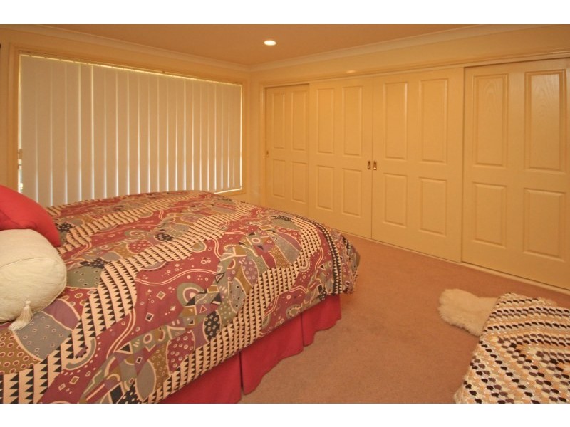 1 Hoop Place, Spring Farm NSW 2570