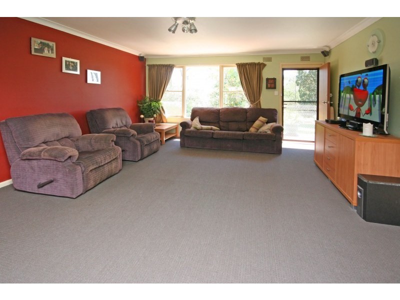 19 Elizabeth Macarthur Avenue, Camden South NSW 2570