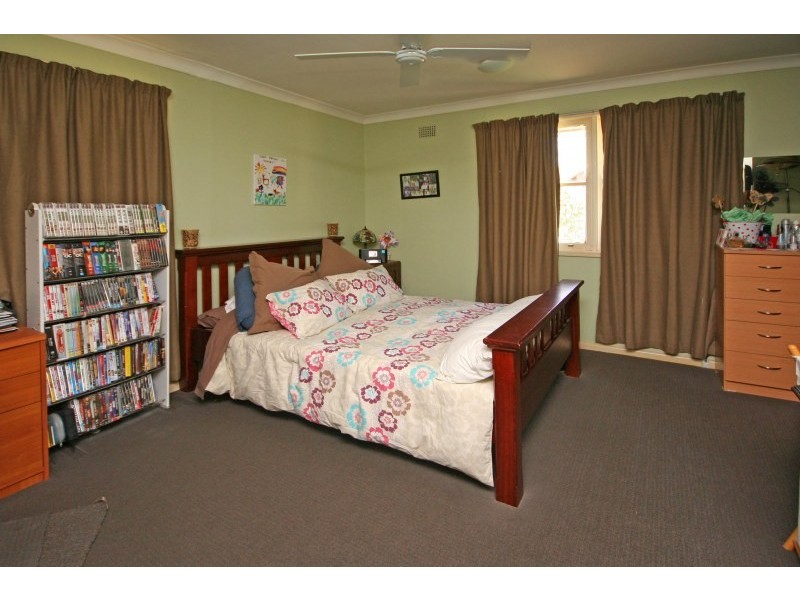 19 Elizabeth Macarthur Avenue, Camden South NSW 2570