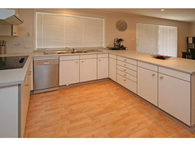 16 Welling Drive, Narellan Vale NSW 2567