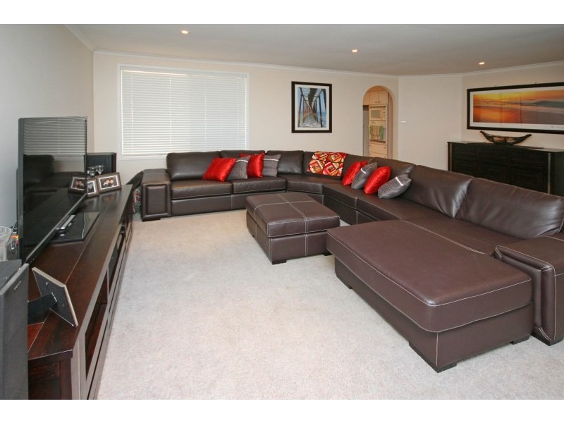 16 Welling Drive, Narellan Vale NSW 2567