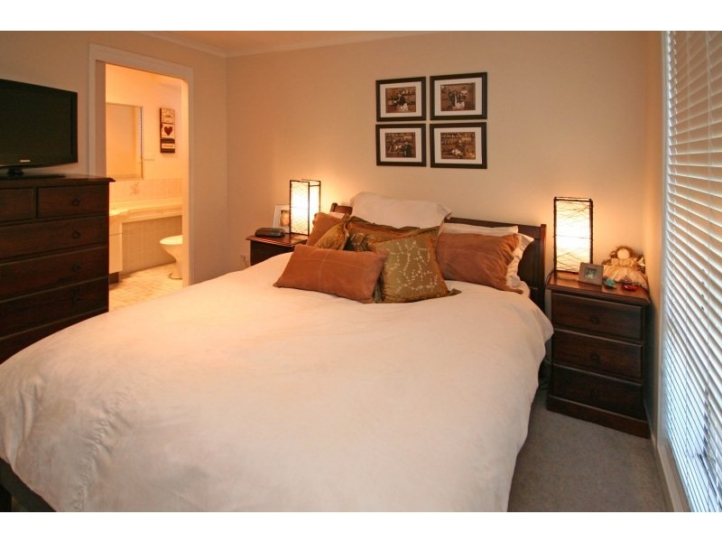 16 Welling Drive, Narellan Vale NSW 2567