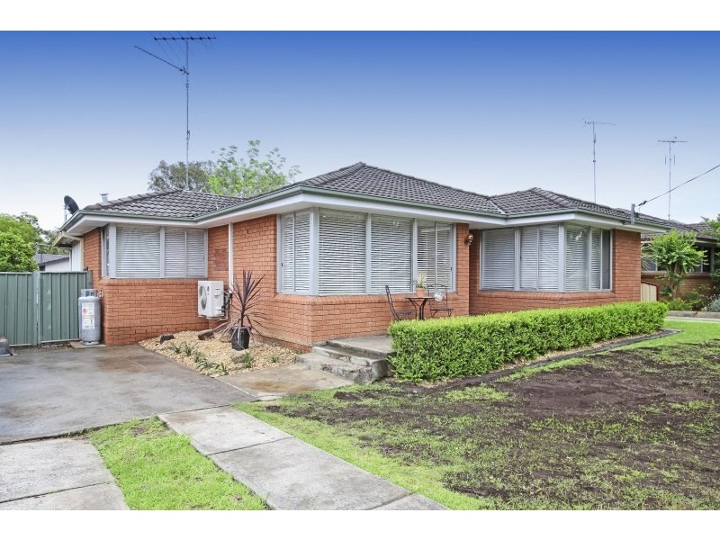 9 McCrae Drive, Camden South NSW 2570