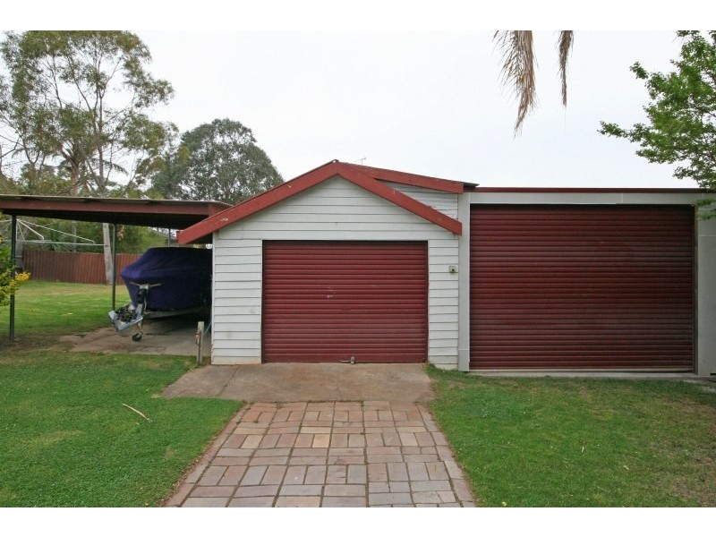 8 Glendiver Road, The Oaks NSW 2570