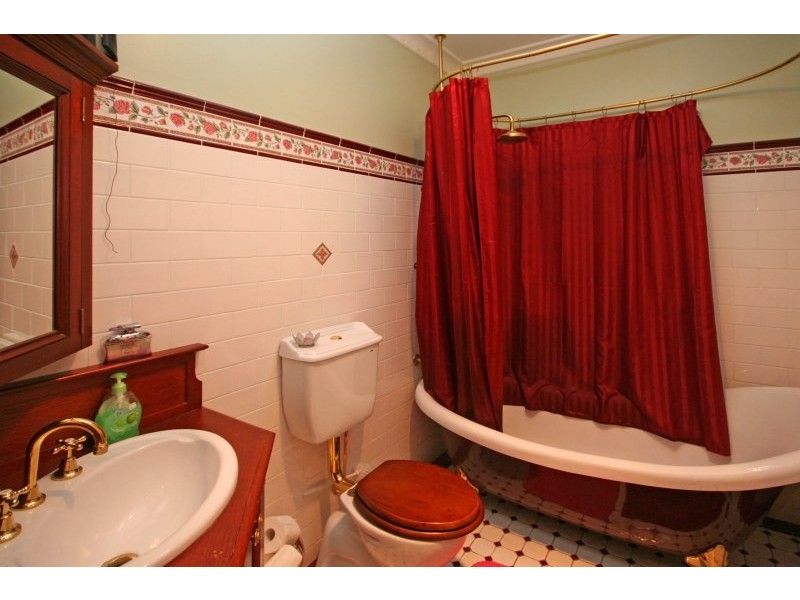 8 Glendiver Road, The Oaks NSW 2570