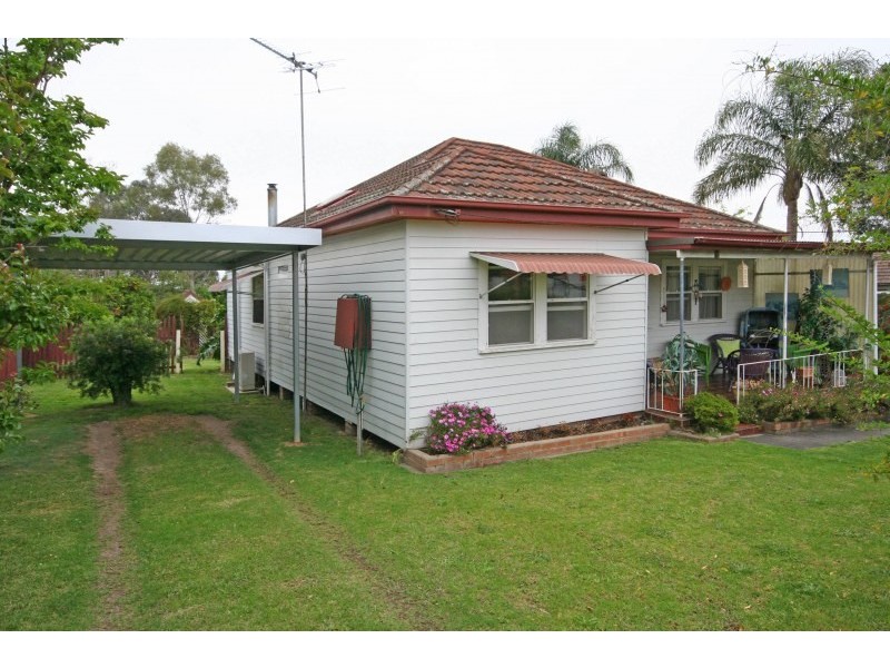 8 Glendiver Road, The Oaks NSW 2570