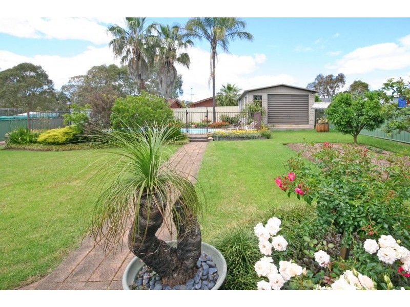 27 Barratt Avenue, Camden South NSW 2570