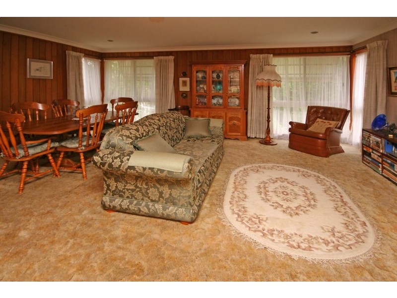 27 Picton Avenue, Picton NSW 2571