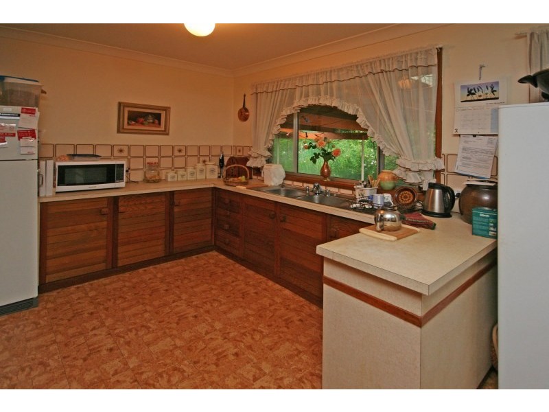 27 Picton Avenue, Picton NSW 2571