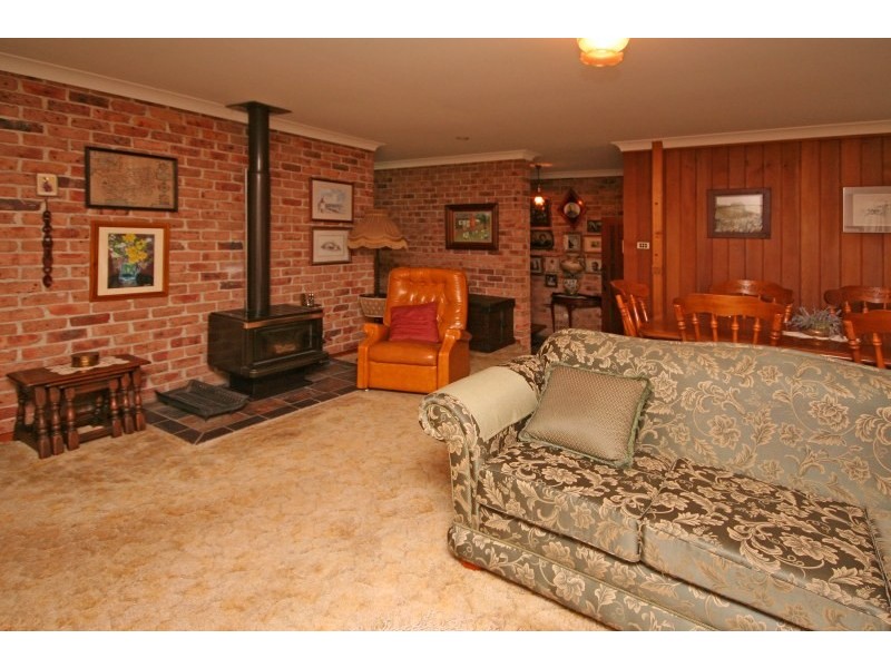 27 Picton Avenue, Picton NSW 2571