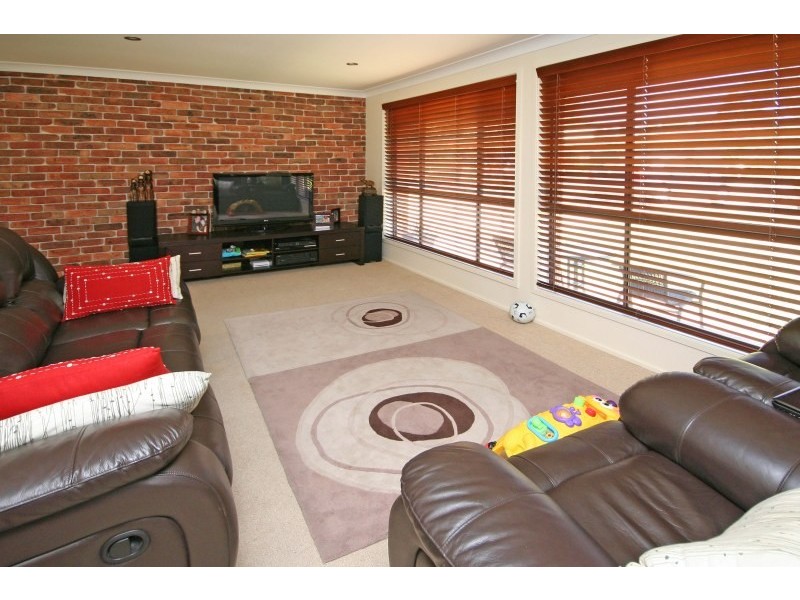 14 Farrenden Place, Mount Annan NSW 2567