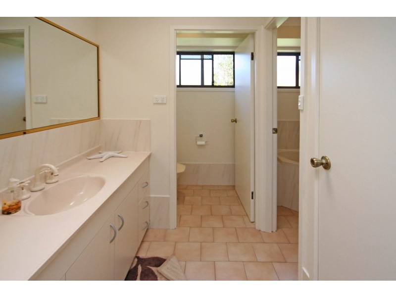 14 Farrenden Place, Mount Annan NSW 2567