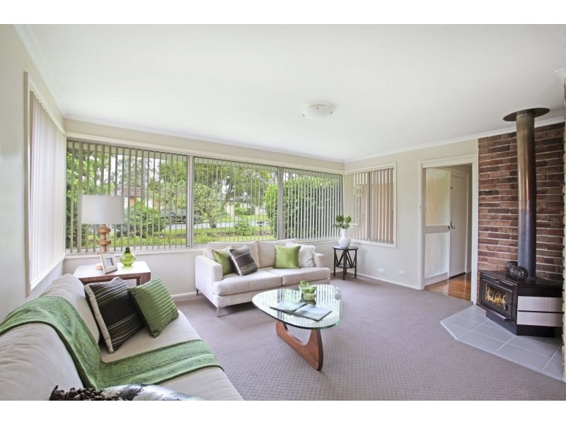 17 Cowper Drive, Camden South NSW 2570