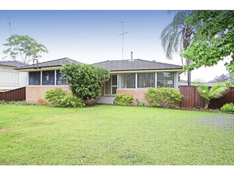 17 Cowper Drive, Camden South NSW 2570