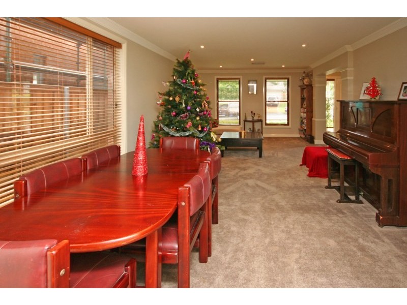 106 MacArthur Circuit, Camden Park NSW 2570