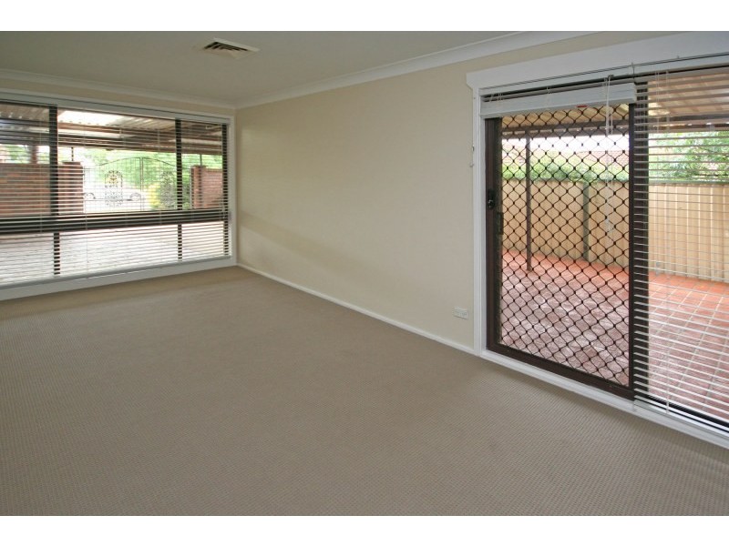11 Furner Avenue, Camden South NSW 2570