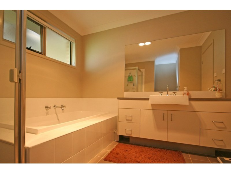 4 Adams Circuit, Elderslie NSW 2570