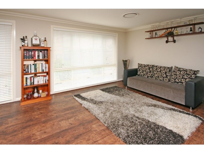 13 Osbourne Street, Elderslie NSW 2570