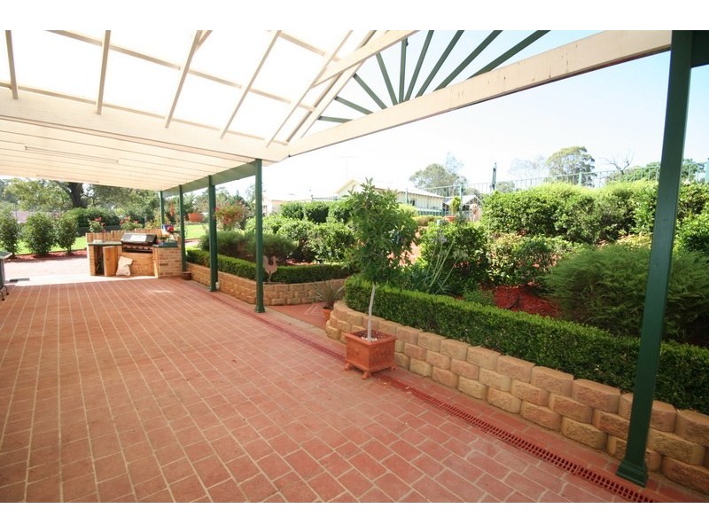 16 Aberfoyle Place, Grasmere NSW 2570