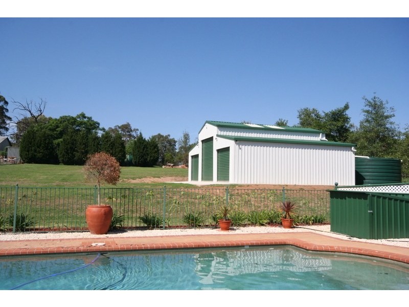 16 Aberfoyle Place, Grasmere NSW 2570