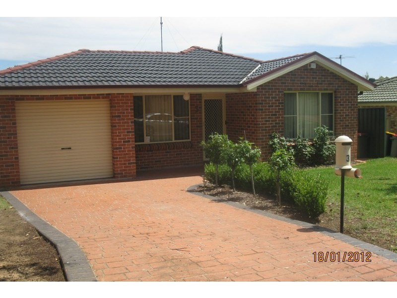 3 Outram Place, Currans Hill NSW 2567