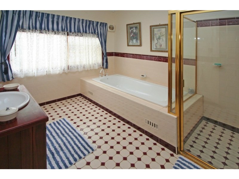 5 Waterfall Creek Road, The Oaks NSW 2570