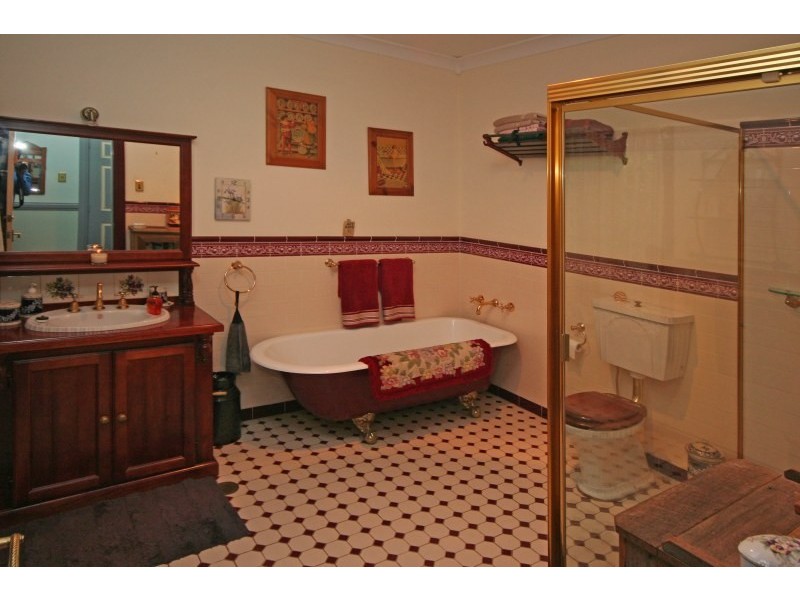 5 Waterfall Creek Road, The Oaks NSW 2570