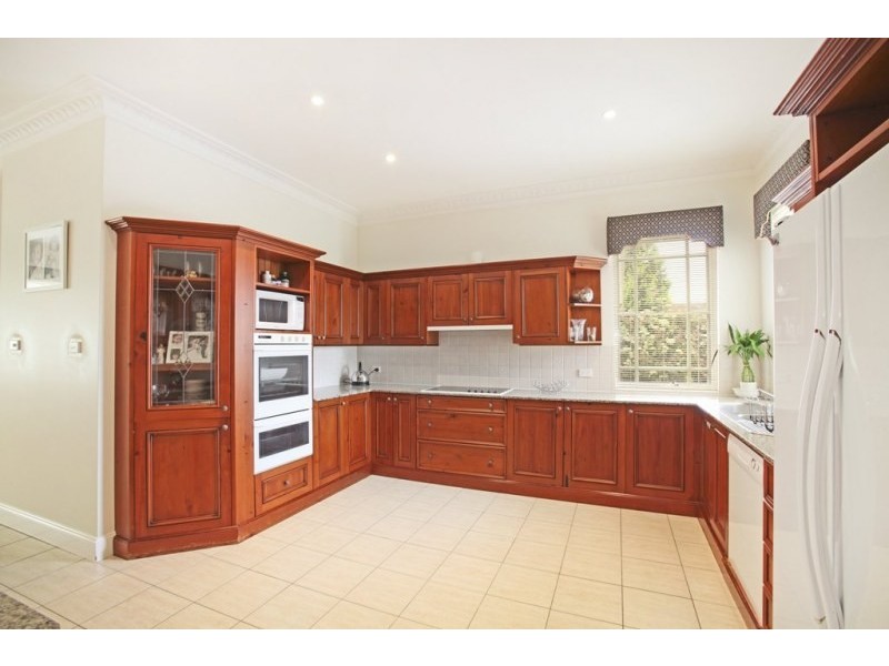 13 Camelot Close, Kirkham NSW 2570